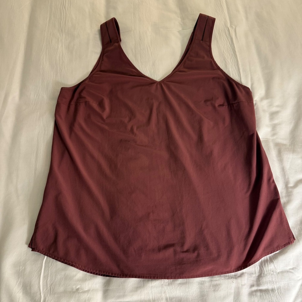 Athleta Voyager Tank Top Crushed Berry Burgundy V-Neck Shirt Women's Large EUC